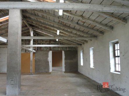 Pronájem komerčního objektu, sklad, 100 m²