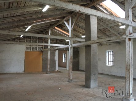 Pronájem komerčního objektu, sklad, 100 m²