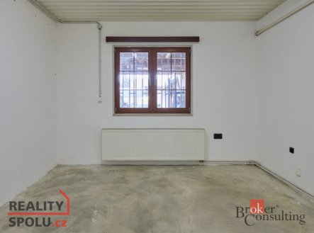 Pronájem komerčního objektu, sklad, 450 m²