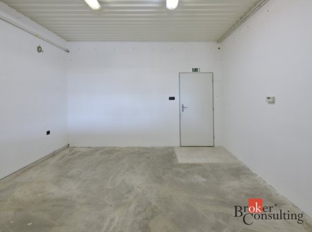 Pronájem komerčního objektu, sklad, 450 m²
