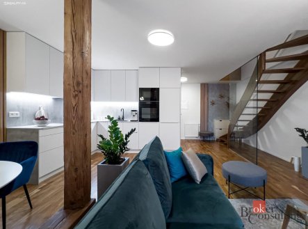 Pronájem bytu, 2+kk, 64 m²