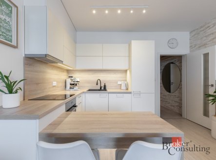 Pronájem bytu, 1+kk, 39 m²