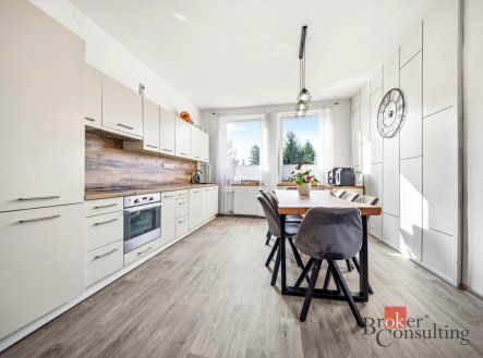 Prodej komerčního objektu, jiný, 302 m²