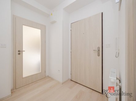 Pronájem bytu, 1+kk, 43,7 m²