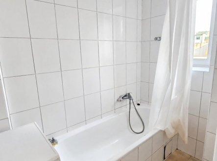 Pronájem bytu, 3+kk, 79,9 m²