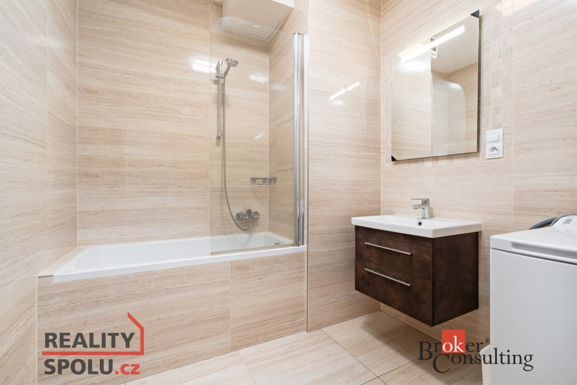 Pronájem, byty/3+kk, 70 m2, Poděbradova 3007/18, Jižní Předměstí, 30100 Plzeň 3 [ID 88846]