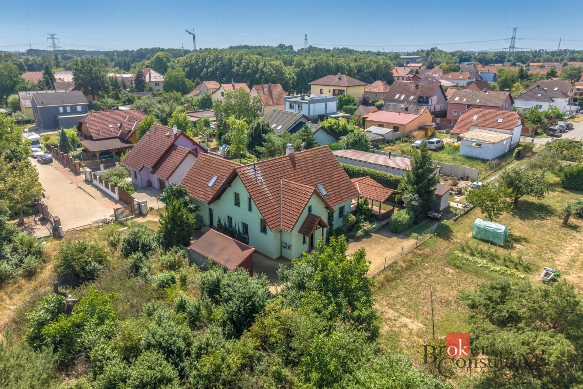Vícegenerační rodinný dům se 3 bytovými jednotkami v Mratíně , 260 m², pozemek 822 m²