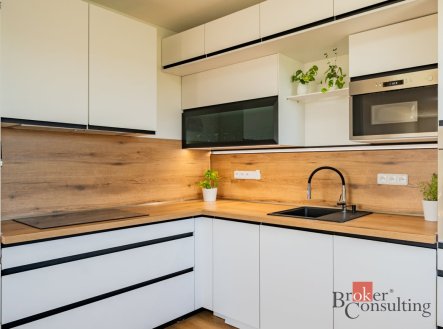 Pronájem bytu, 3+kk, 72 m²