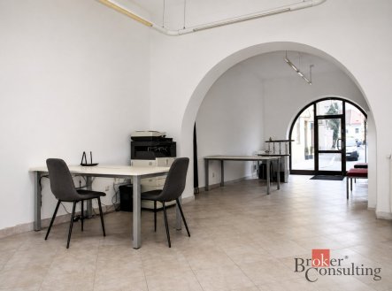 Pronájem komerčního objektu, administrativní budova, 130 m²