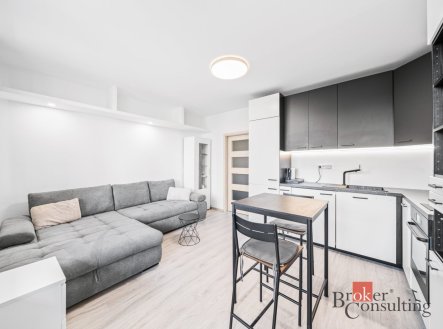 Pronájem bytu, 1+kk, 32 m²