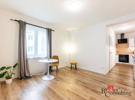 Pronájem bytu, 2+kk, 37 m²