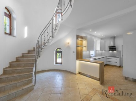 Pronájem domu/vily, 243 m²