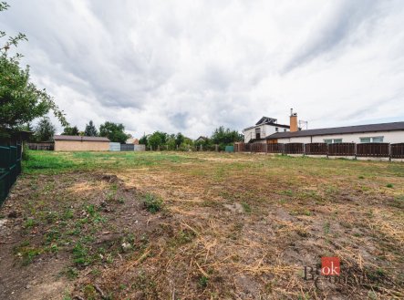 Prodej pozemku pro bydlení, 1 640 m²