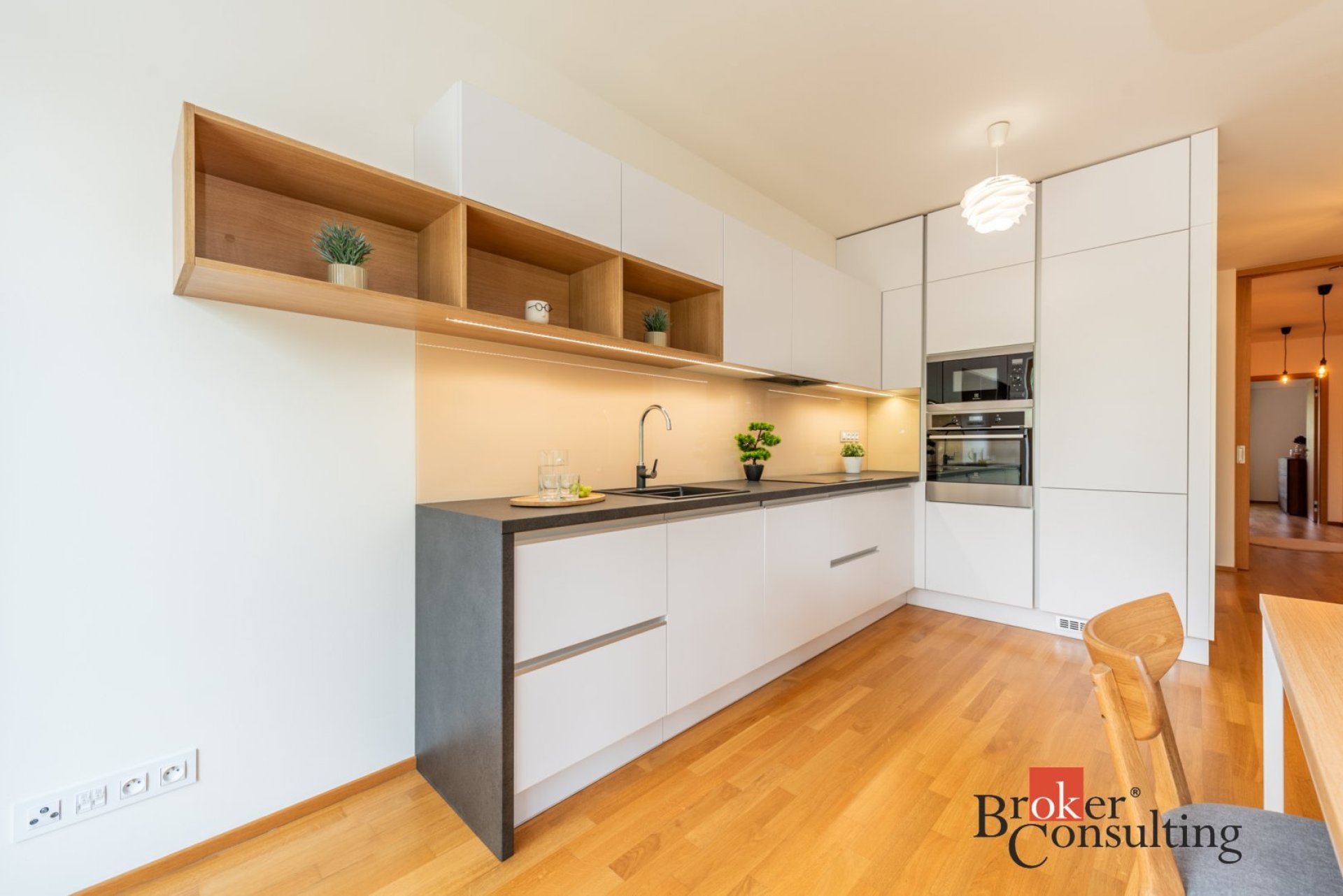 Pronájem moderního bytu 3+kk s balkonem v Rezidenci Vltava – Karlín