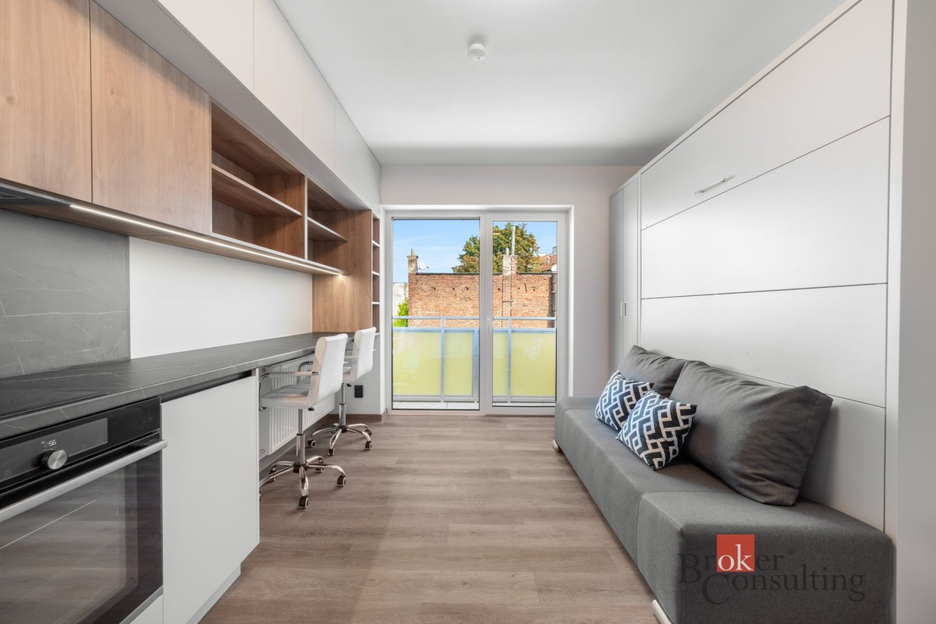 Pronájem, byty 1+kk, 24 m2 rozkládací postel, sedačka, vestavné skříně