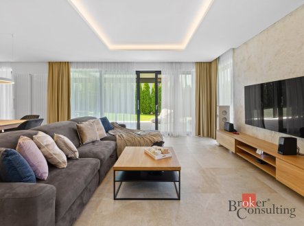 Pronájem domu/vily, 162 m²