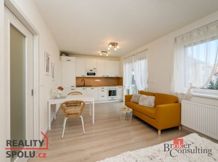 Pronájem bytu, 1+kk, 37 m²