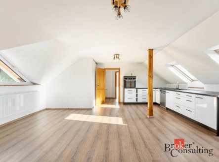 Pronájem bytu, 3+kk, 110 m²