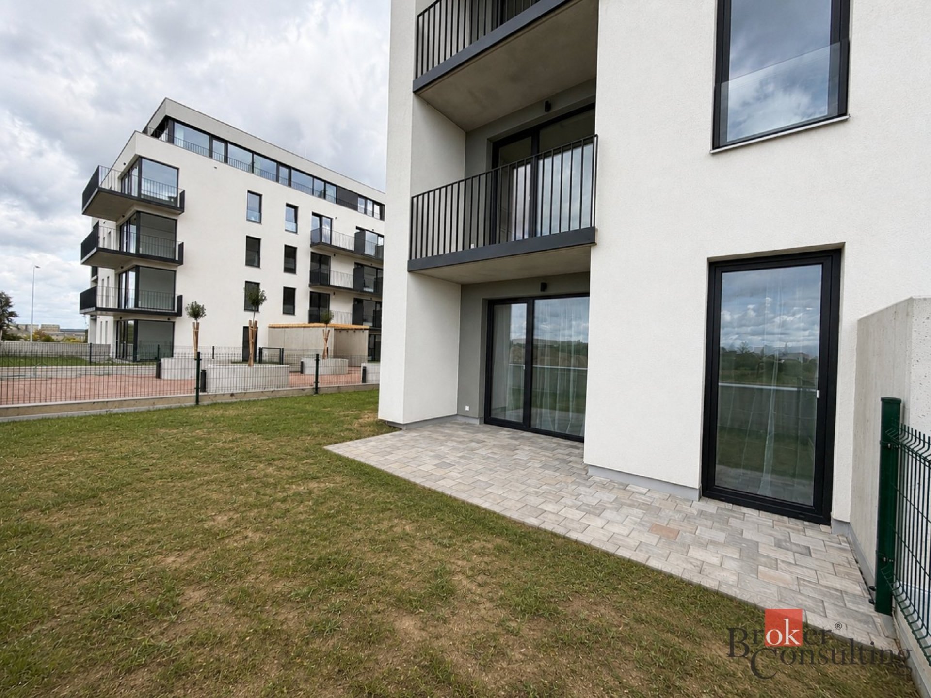 Pronájem bytu 2+kk, 36 m2 se zahradou 72 m2 v Plzni, ulice Železná 22