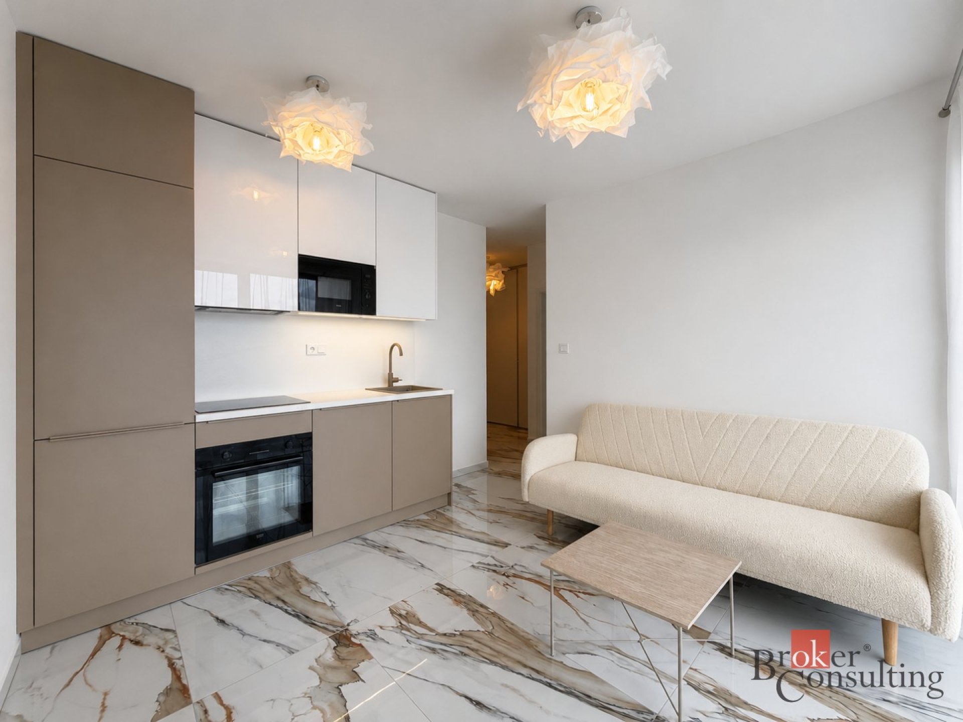Pronájem bytu 2+kk, 36 m2 se zahradou 72 m2 v Plzni, ulice Železná 22