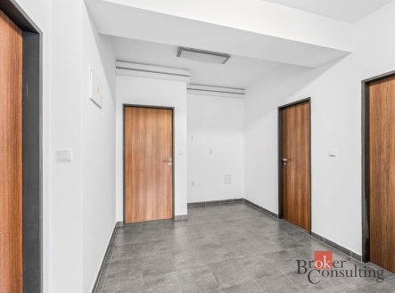 Pronájem komerčního objektu, administrativní budova, 54 m²