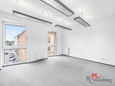 Pronájem komerčního objektu, administrativní budova, 54 m²