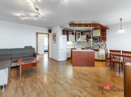 Pronájem bytu, 3+kk, 74 m²