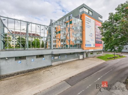Pronájem komerčního objektu, jiný, 611 m²