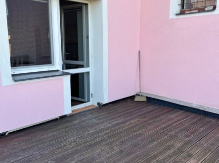 Pronájem bytu, 2+kk, 61 m²