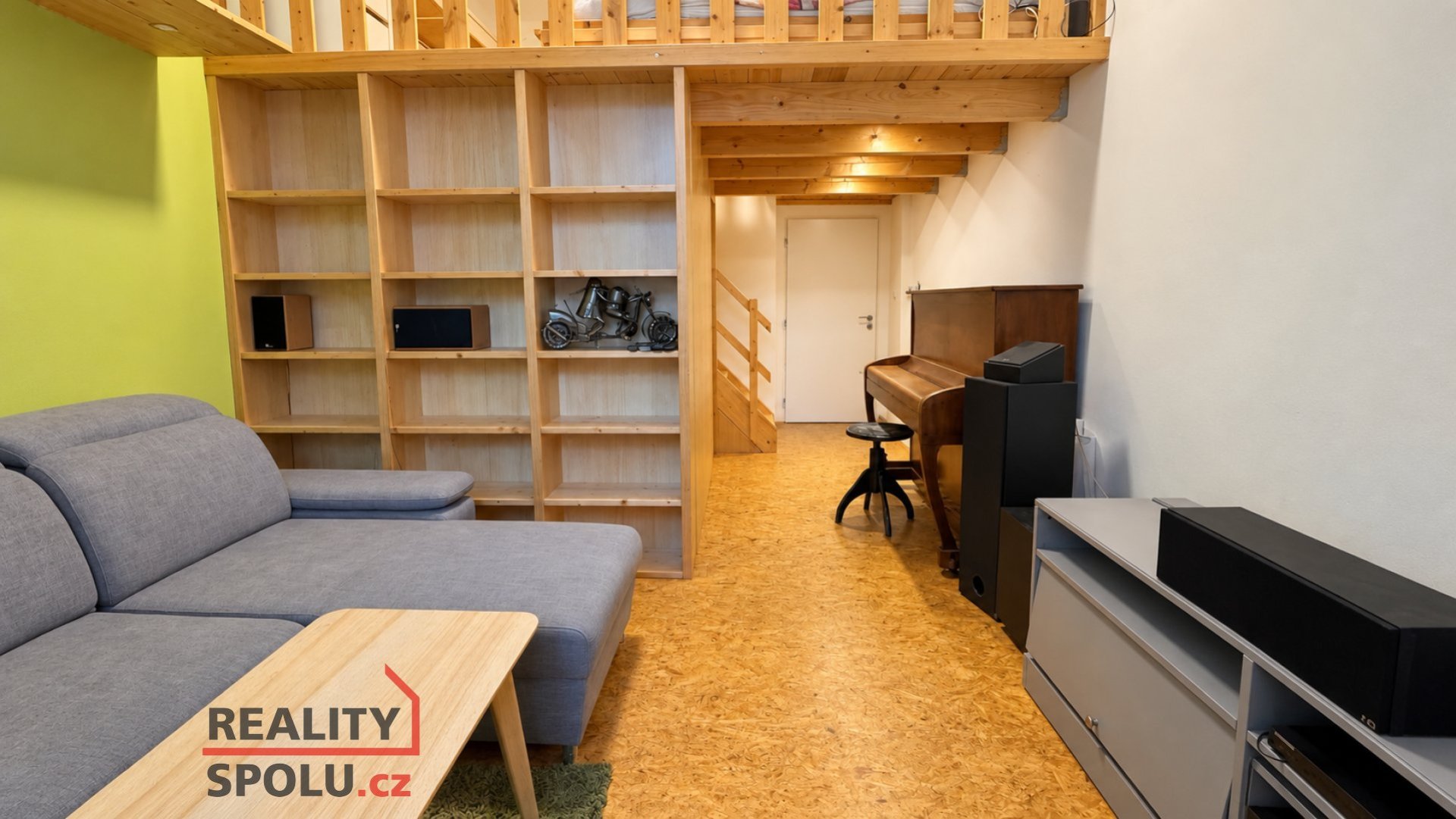 Pronájem rodinného bytu 2+1 (71 m2) s terasou 30 m², Praha 8 – Karlín, Vítkova