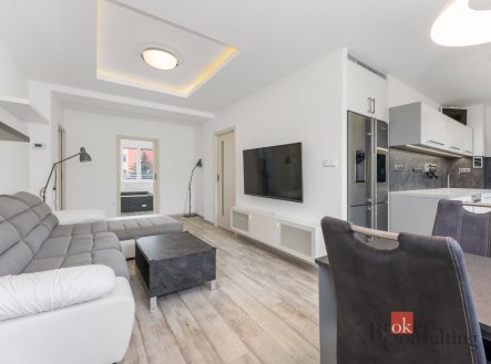 Pronájem bytu, 3+kk, 65 m²