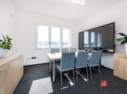 Pronájem komerčního objektu, administrativní budova, 95 m²