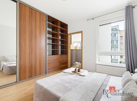 Pronájem bytu, 2+kk, 62 m²