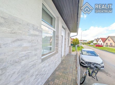 Pronájem obchodní prostory, 128 m²