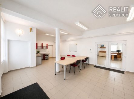 Pronájem obchodní prostory, 128 m²