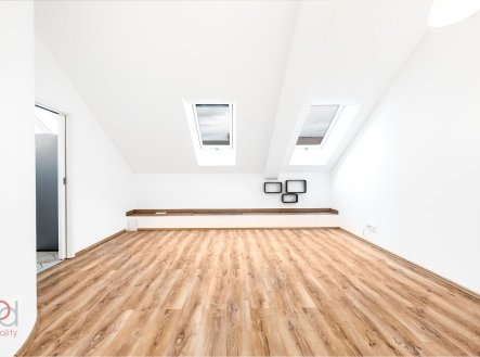 Pronájem bytu, 1+kk, 45 m²