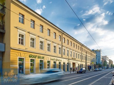 Pronájem kanceláře, 485 m²