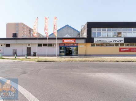 Prodej komerčního objektu, obchodní centrum, 7 702 m²