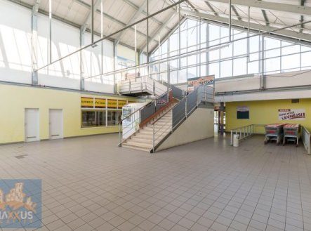 Prodej komerčního objektu, obchodní centrum, 7 702 m²