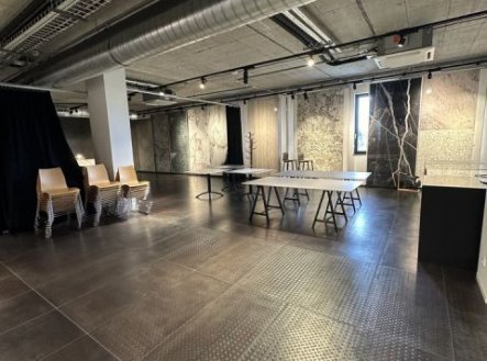 Pronájem kanceláře, 242 m²