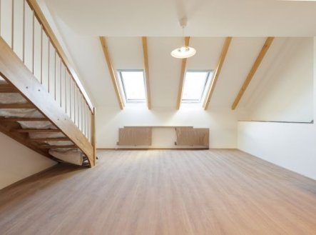 Pronájem bytu, 6+kk, 142 m²