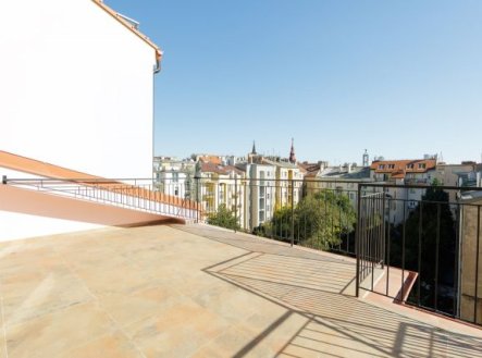 Pronájem bytu, 6+kk, 142 m²