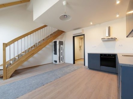 Pronájem bytu, 2+kk, 74 m²