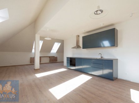 Pronájem bytu, 2+kk, 100 m²
