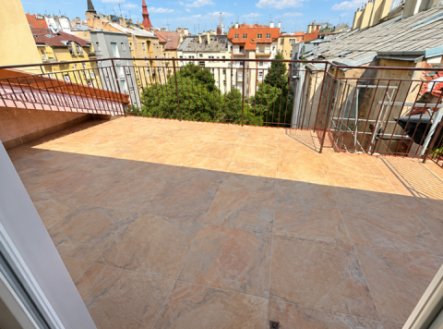 Pronájem bytu, 2+kk, 74 m²
