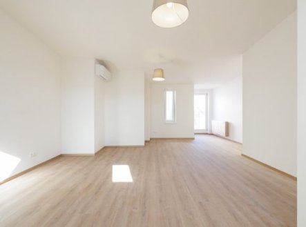 Pronájem bytu, 2+kk, 74 m²
