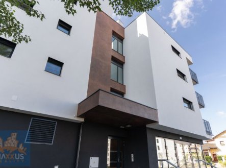 Pronájem bytu, 1+kk, 32 m²