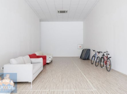 Pronájem obchodní prostory, 142 m²