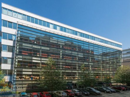Pronájem kanceláře, 2 139 m²