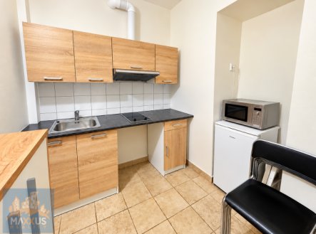 Pronájem kanceláře, 64 m²